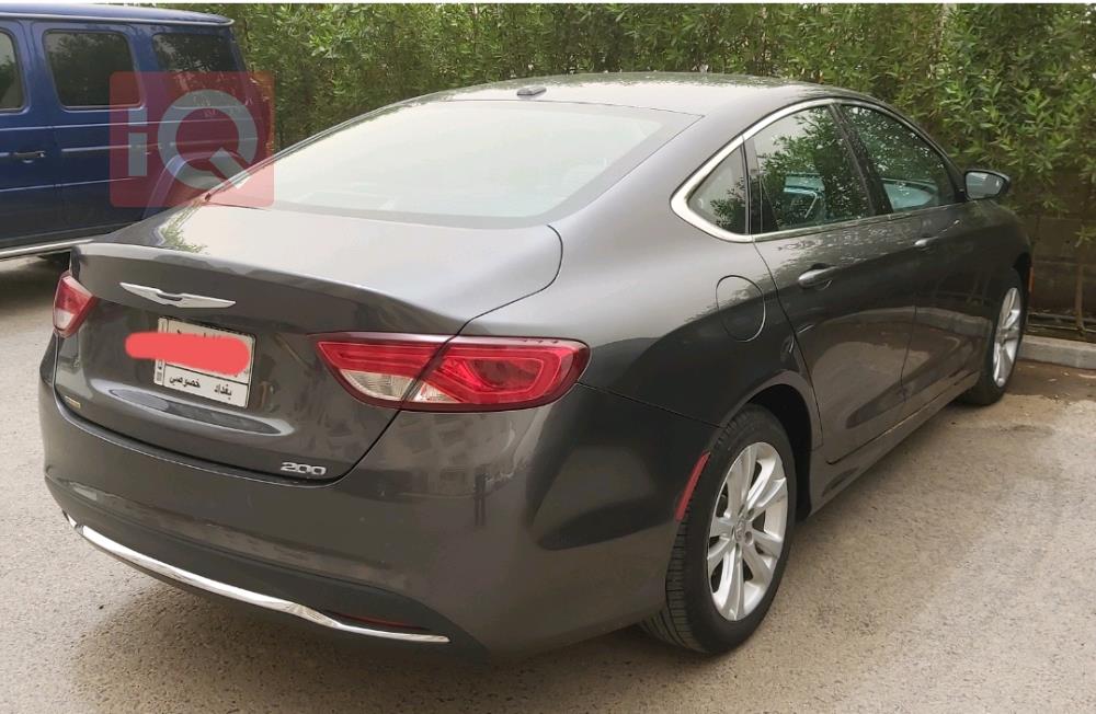Chrysler 200
